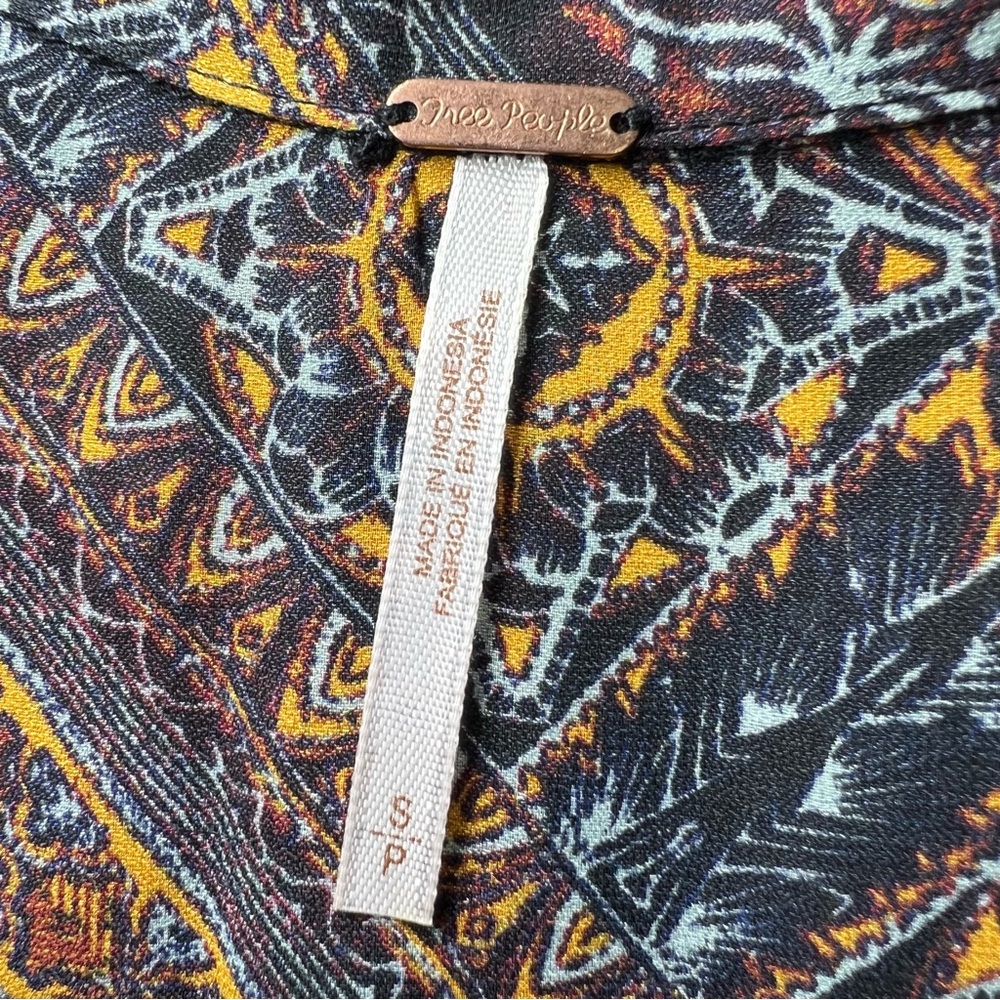 Free People Little Runaway Geometric Medallion Print Top Blouse Size S - Picture 4 of 5